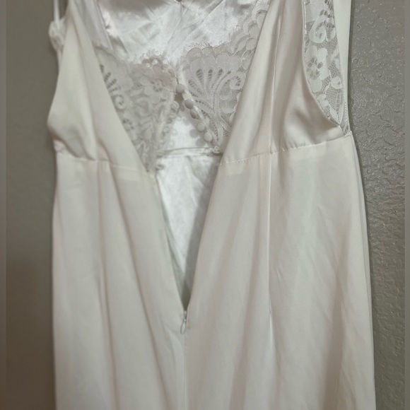 Adoring Promise Ivory Satin Lace V-Neck Mermaid Dress - Picture 8 of 11